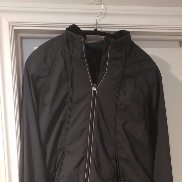 Lululemon lightweight jacket - Picture 2 of 7
